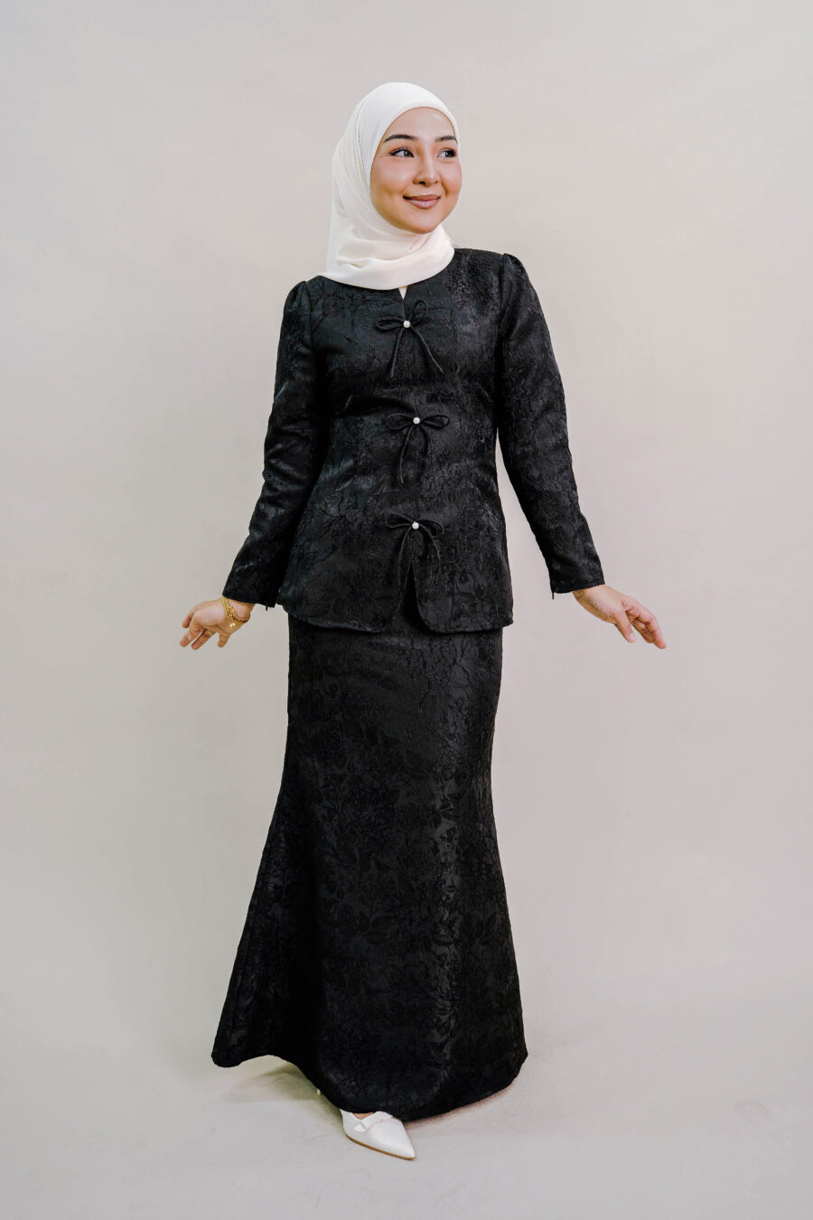 Kioshi Ribbon Kurung in Black - Image 2