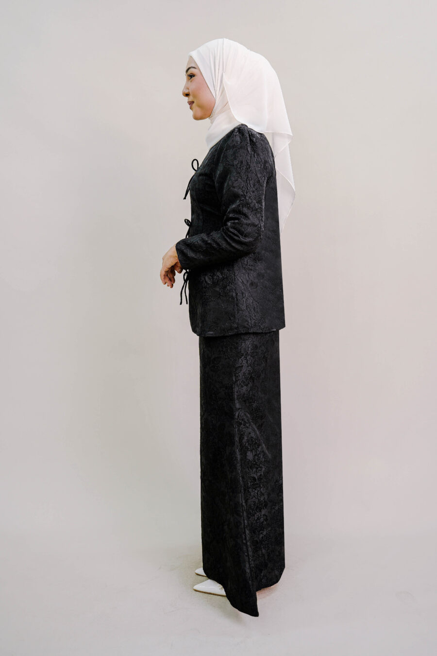 Kioshi Ribbon Kurung in Black - Image 4