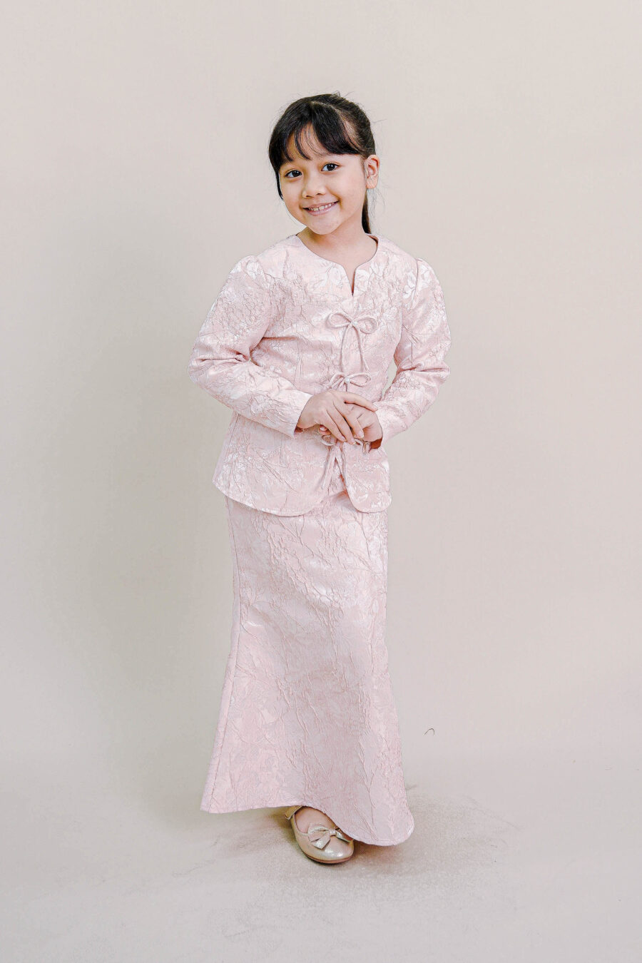 Kioshi Kids Ribbon Kurung in Pink - Image 2