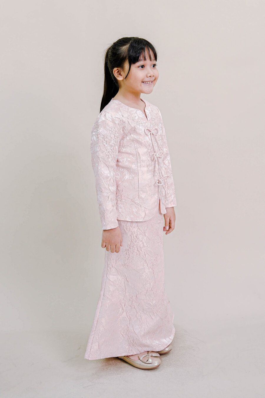 Kioshi Kids Ribbon Kurung in Pink - Image 3