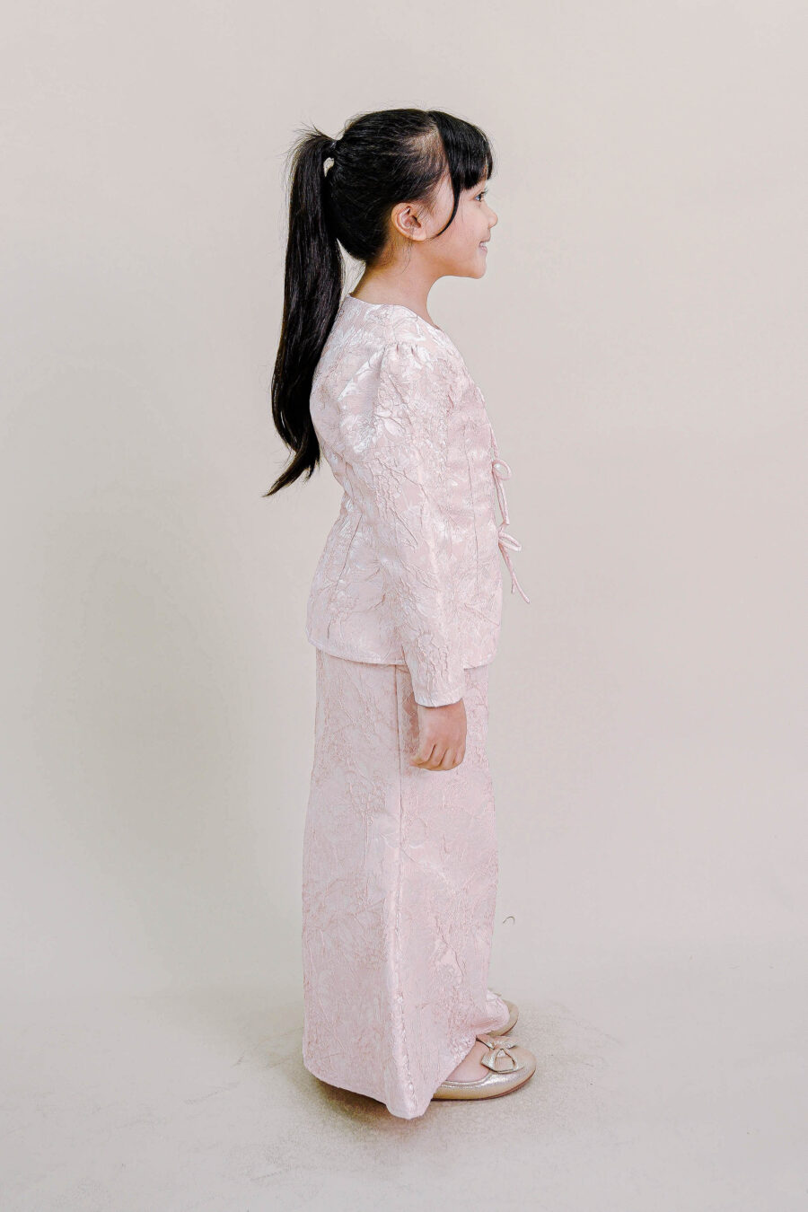 Kioshi Kids Ribbon Kurung in Pink - Image 4