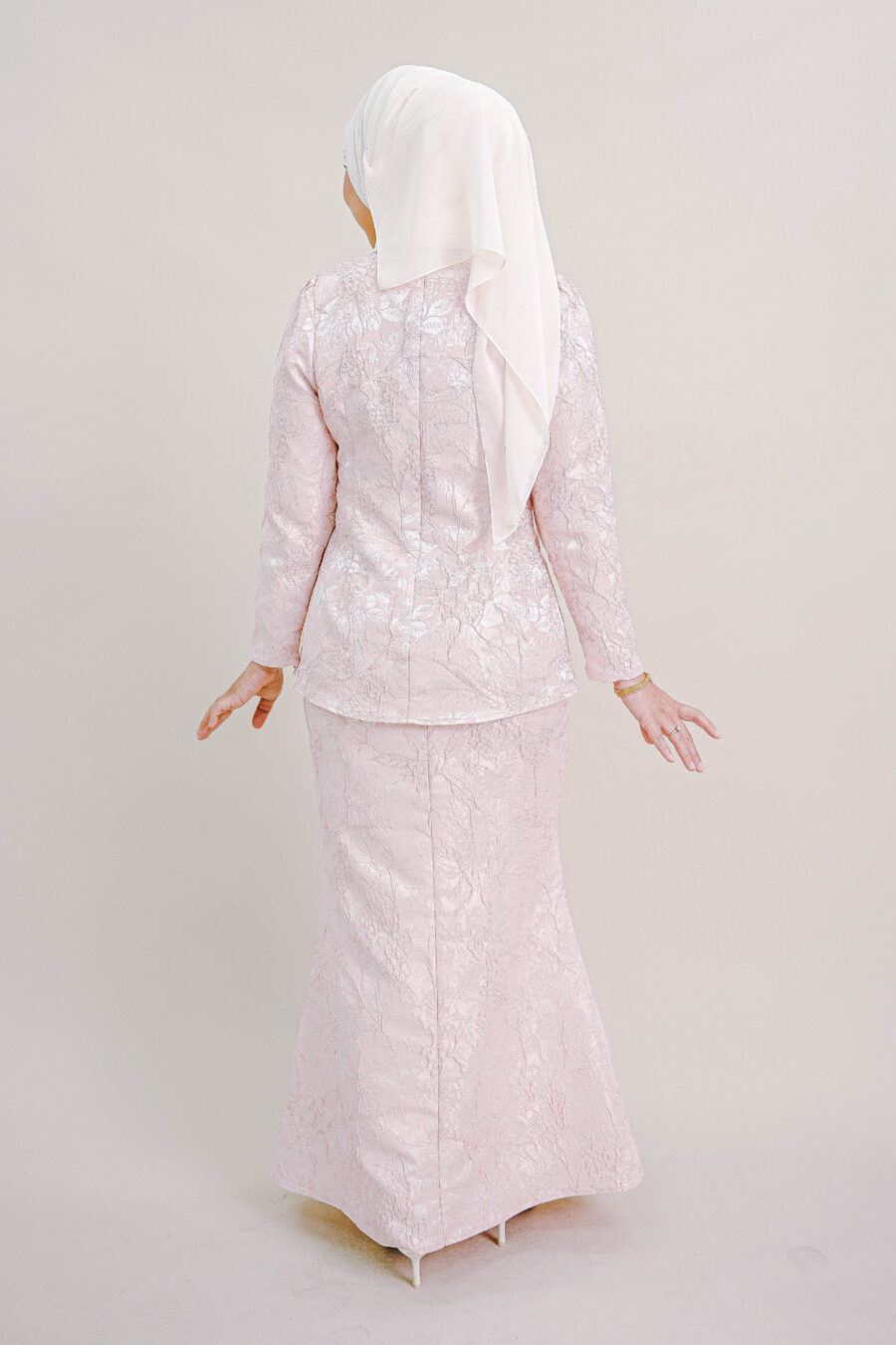 Kioshi Ribbon Kurung in Pink - Image 5