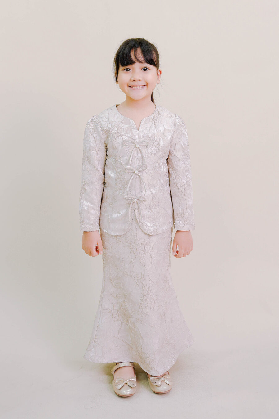 Kioshi Kids Ribbon Kurung in Champagne - Image 2