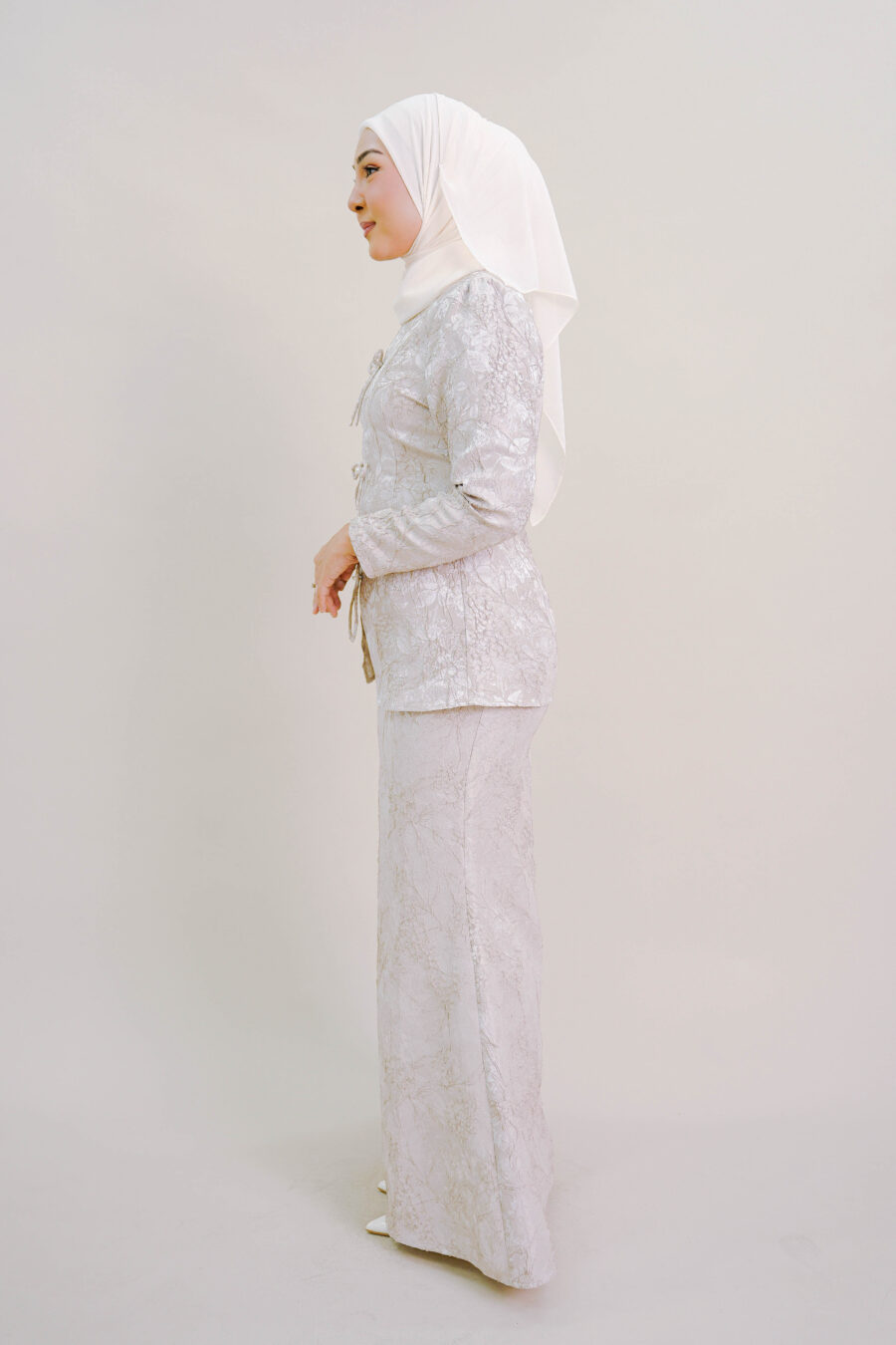 Kioshi Ribbon Kurung in Champagne - Image 4