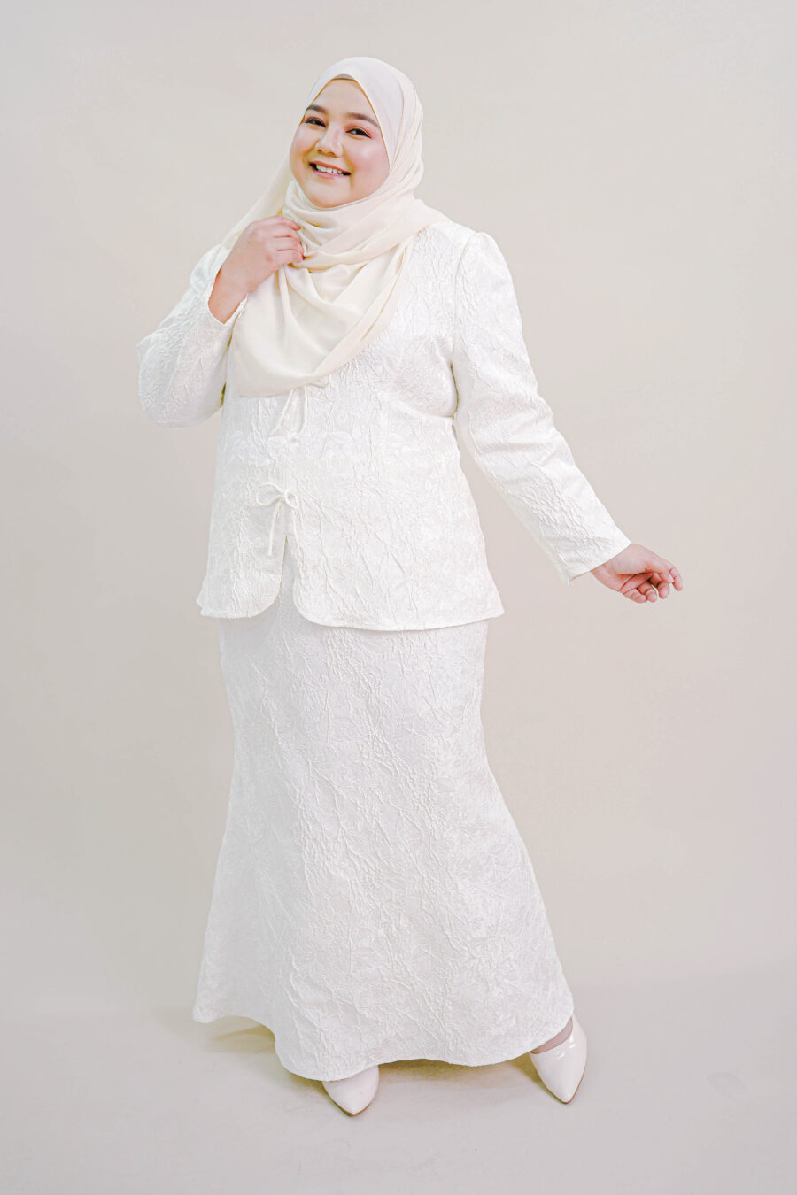 Kioshi Plus Size Ribbon Kurung in White - Image 2