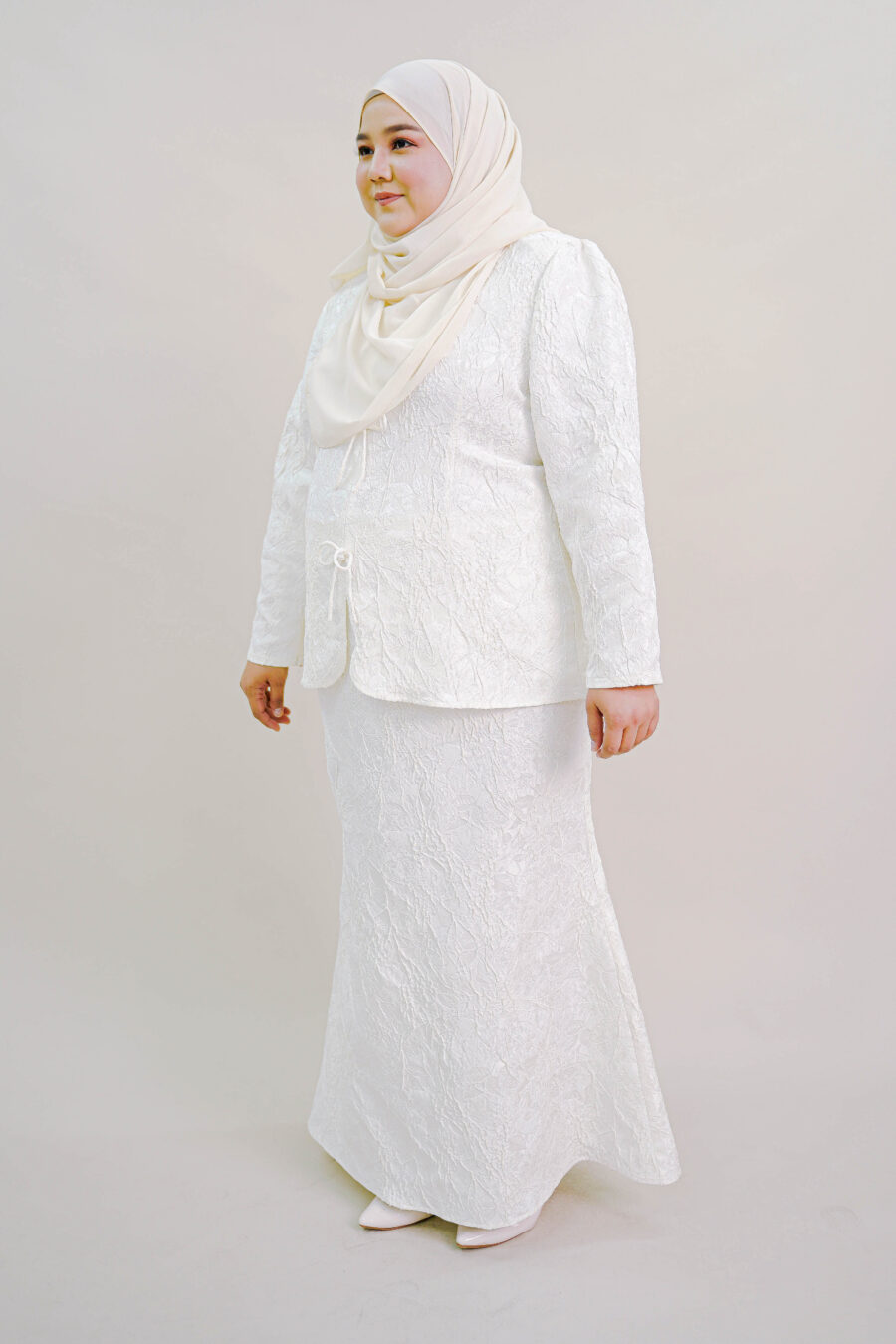 Kioshi Plus Size Ribbon Kurung in White - Image 3