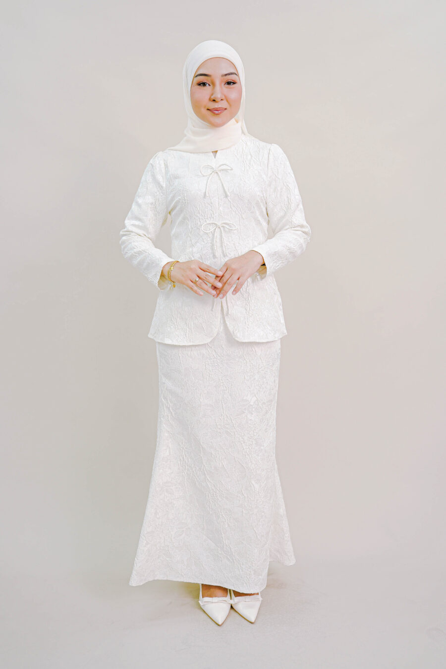 Kioshi Ribbon Kurung in White - Image 2