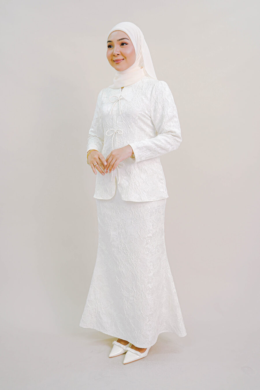 Kioshi Ribbon Kurung in White - Image 3