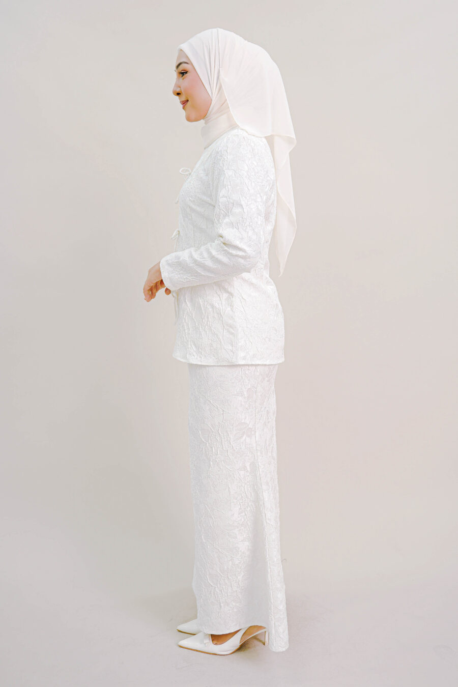 Kioshi Ribbon Kurung in White - Image 4