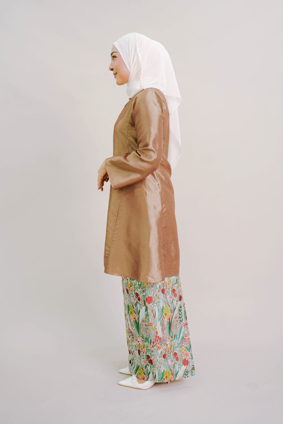 Nour Taffeta Kurung in Brown - Image 3