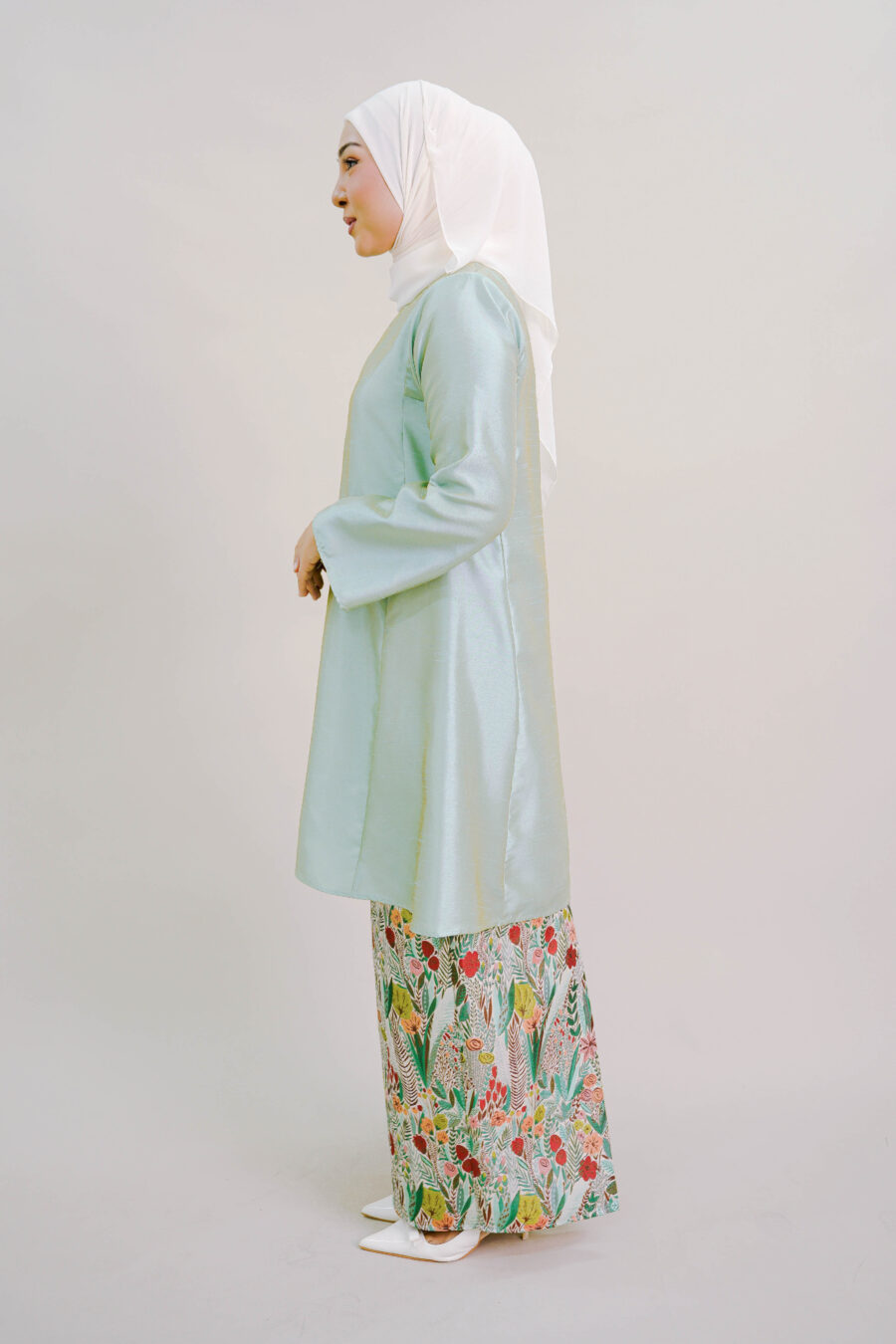 Nour Taffeta Kurung in Green - Image 4