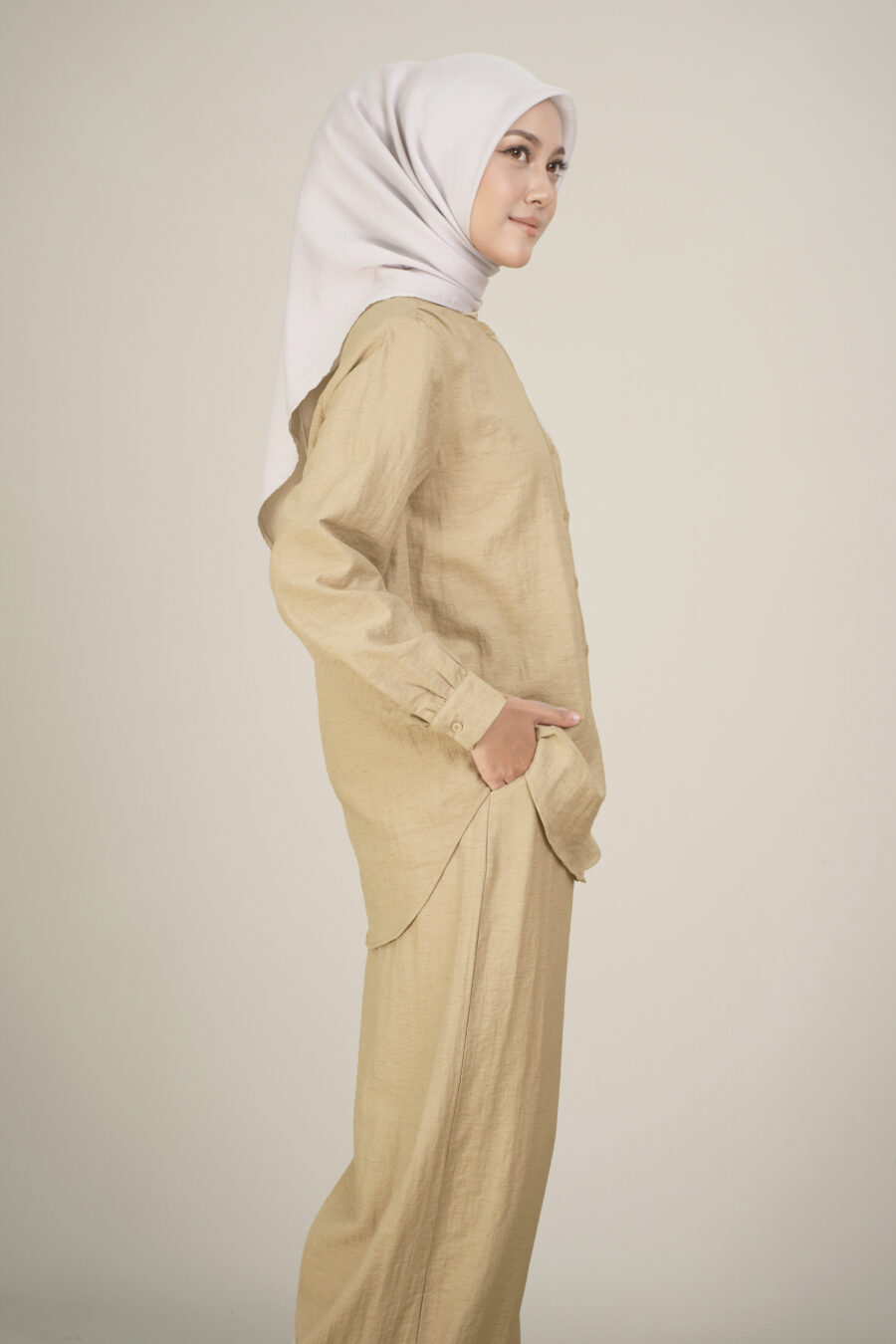 Alodia Blouse Khaki - Image 2