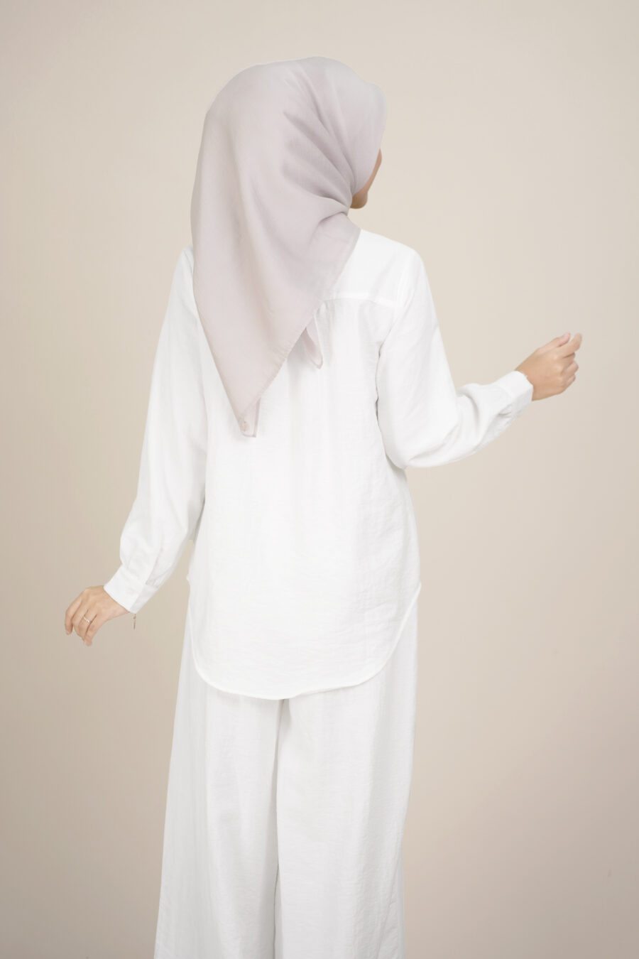 Alodia Blouse White - Image 4