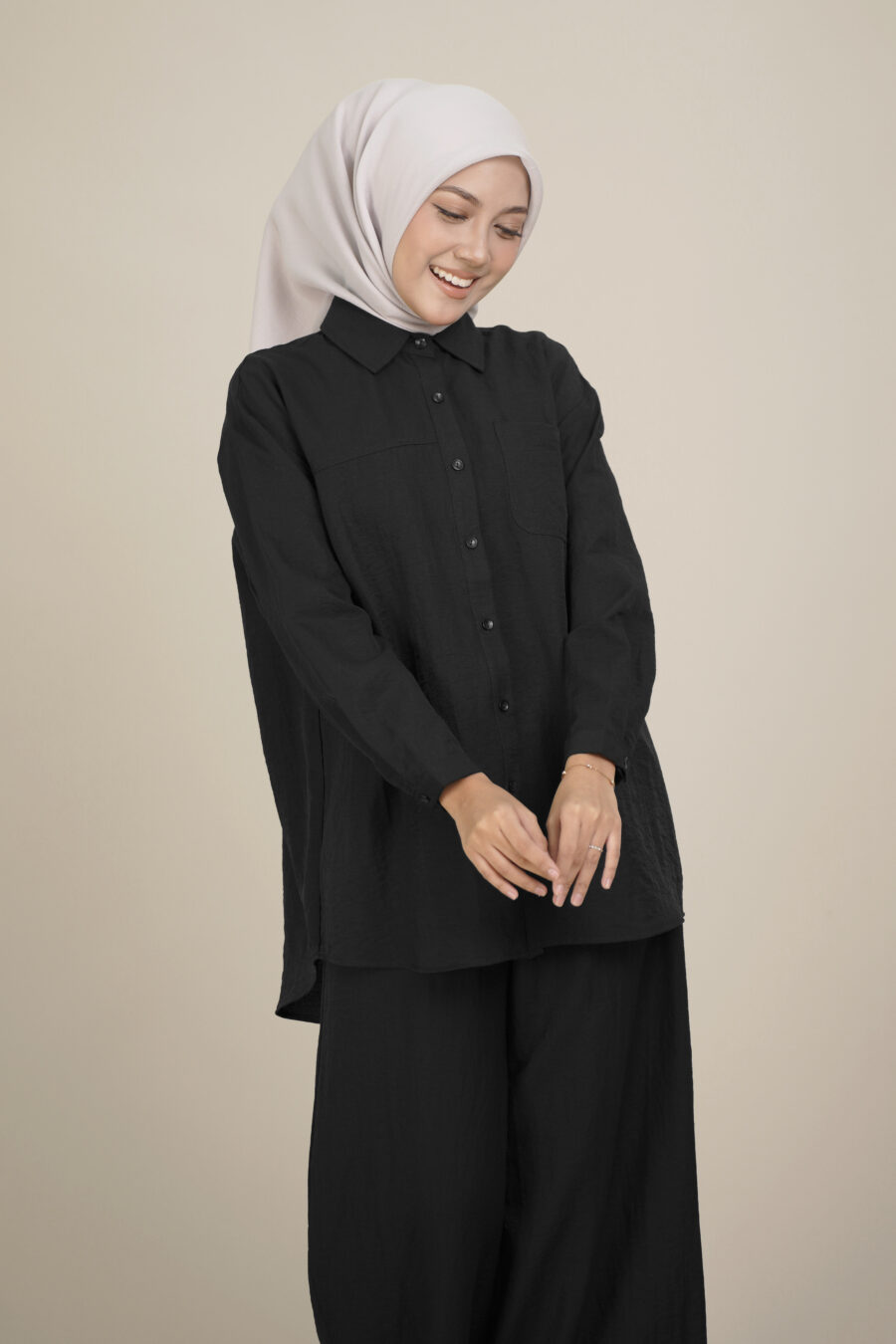 Alodia 2.0 Baggy Top Black