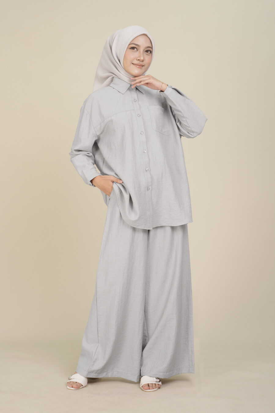 Alodia 2.0 Baggy Top Grey - Image 2