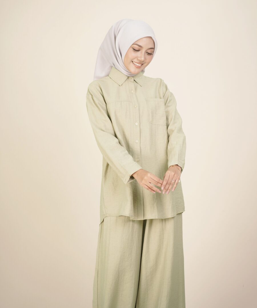 Alodia 2.0 Baggy Top Khaki