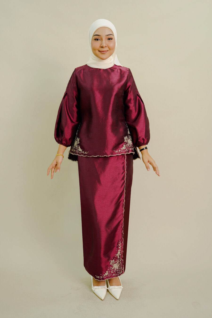 Evelyn Mini Kurung with Embroidery Maroon - Image 2