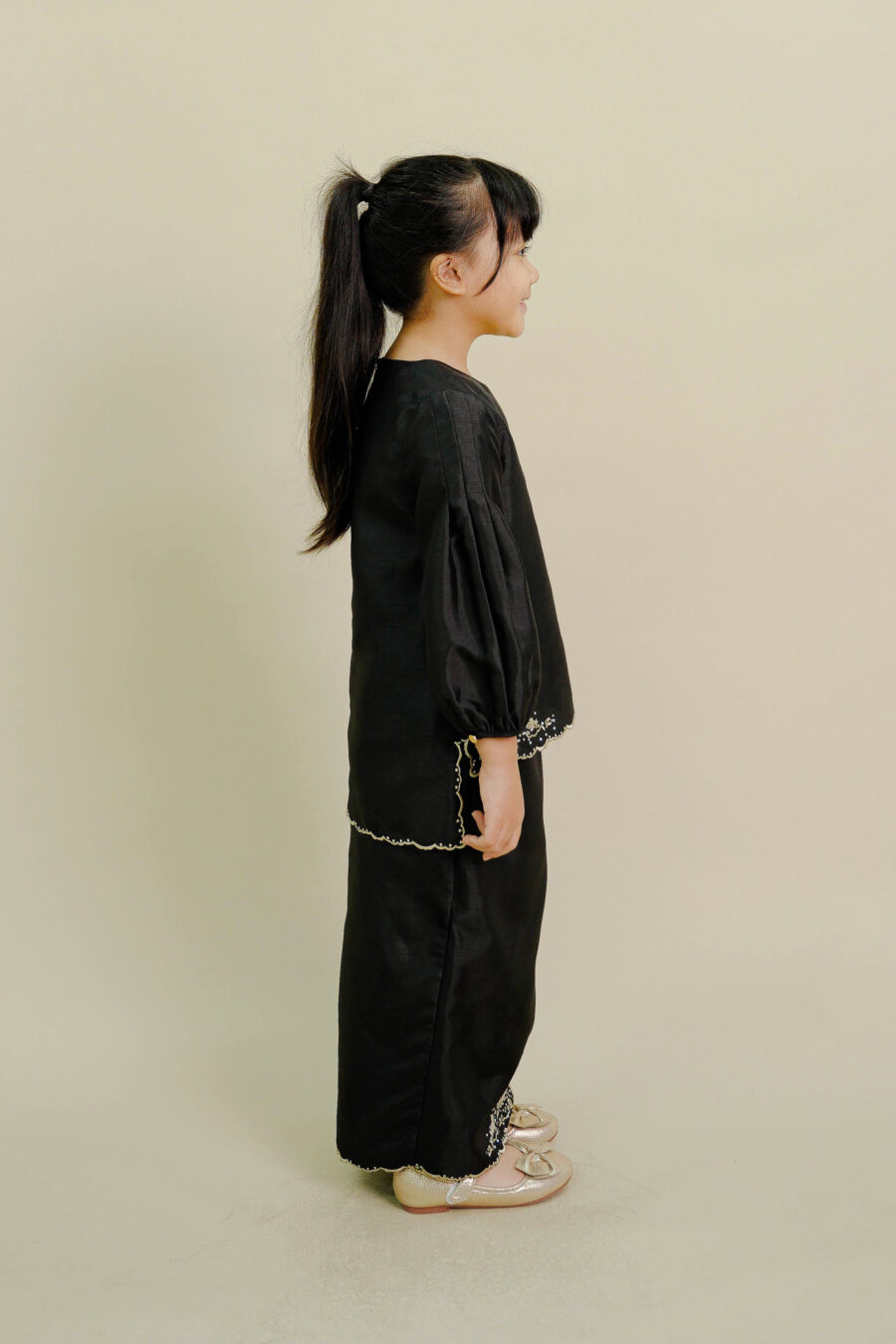 Evelyn Mini Kurung with Embroidery Kids Black - Image 4