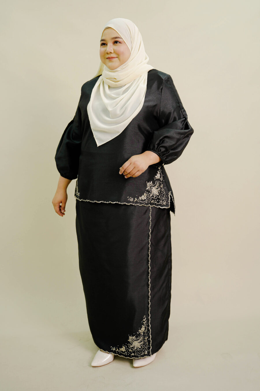 Evelyn Mini Kurung with Embroidery Plus Size Black - Image 2