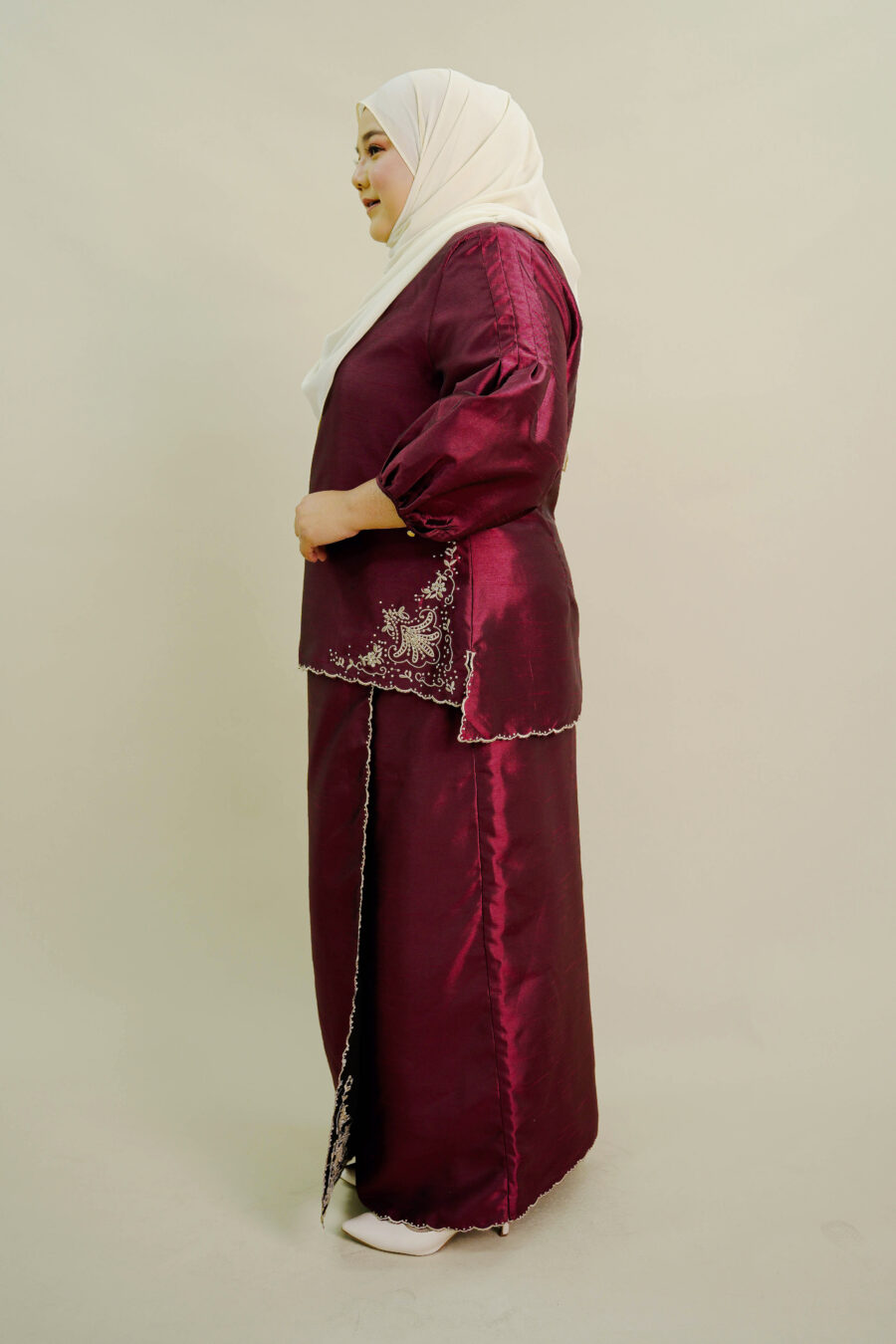 Evelyn Mini Kurung with Embroidery Plus Size Maroon - Image 4