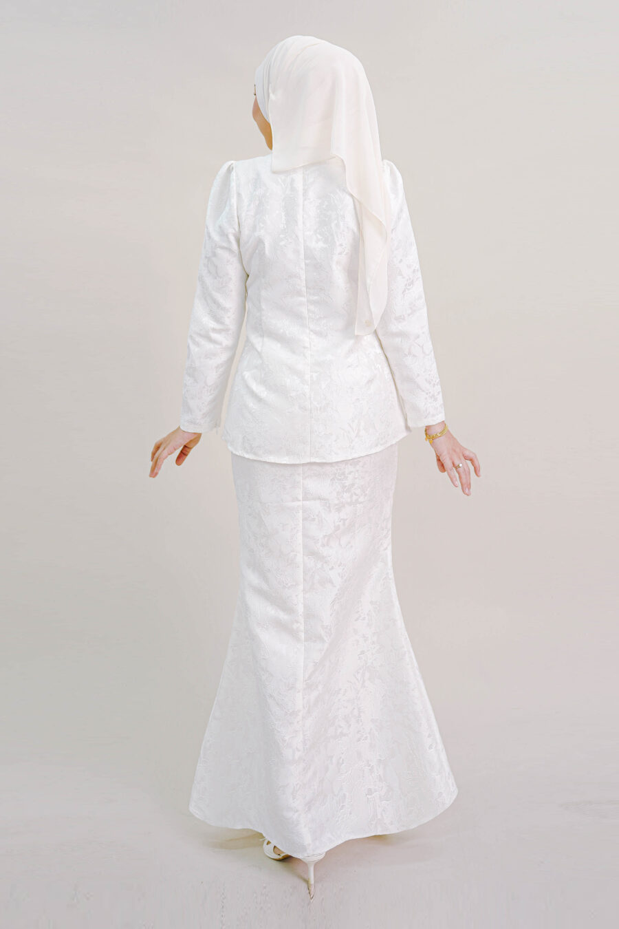 Zenata Kurung in White - Image 3