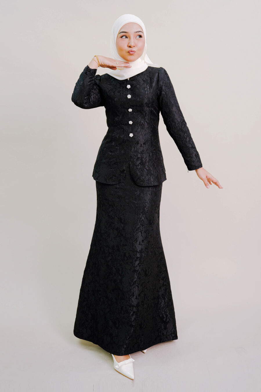 Zenata Kurung in Black - Image 4