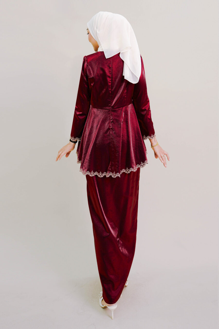 Della Kurung in Wine Red - Image 4