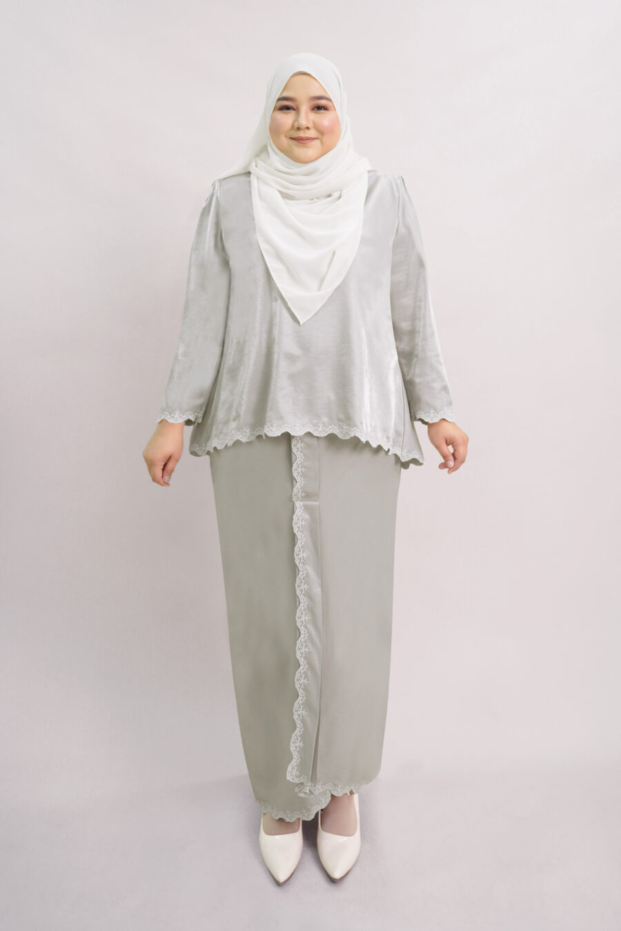 Della Plus Size Kurung in Silver