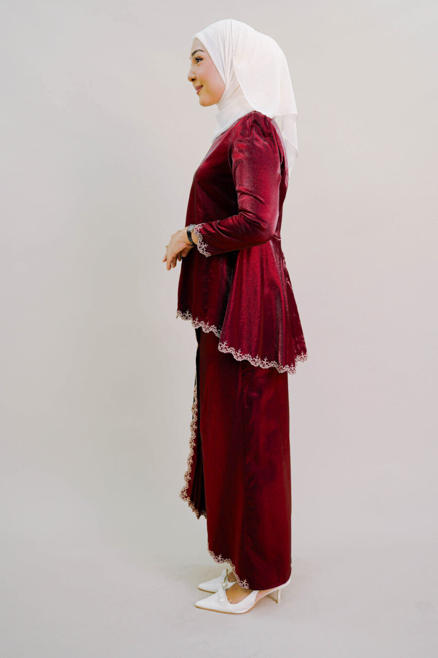 Della Kurung in Wine Red - Image 3