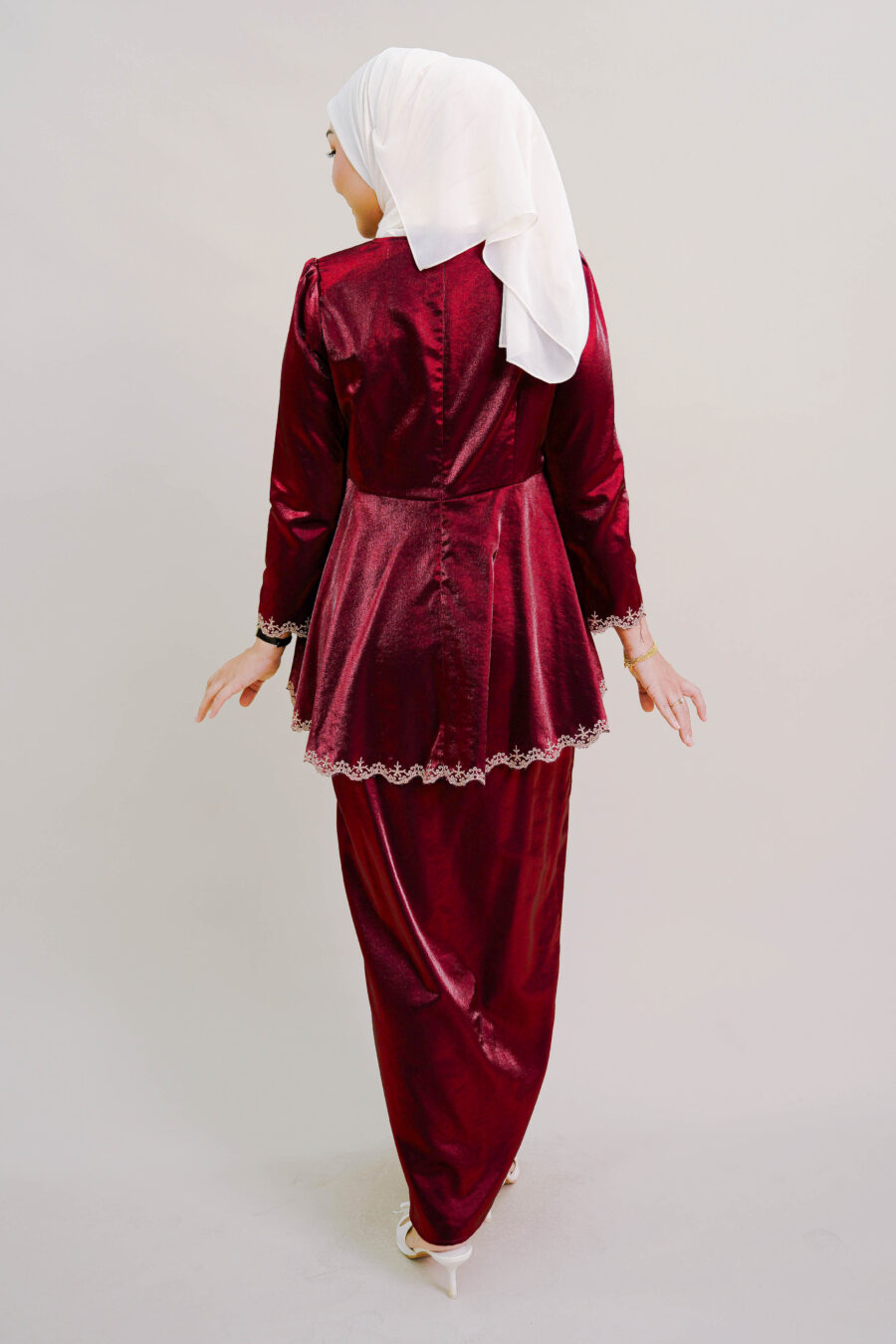 Della Kurung in Wine Red - Image 4