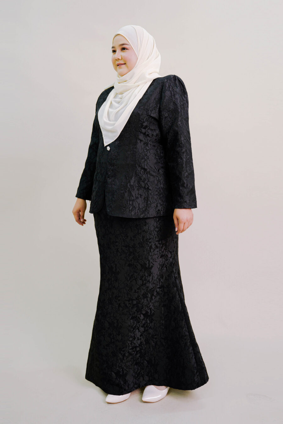 Zenata Plus Size Kurung in Black - Image 2