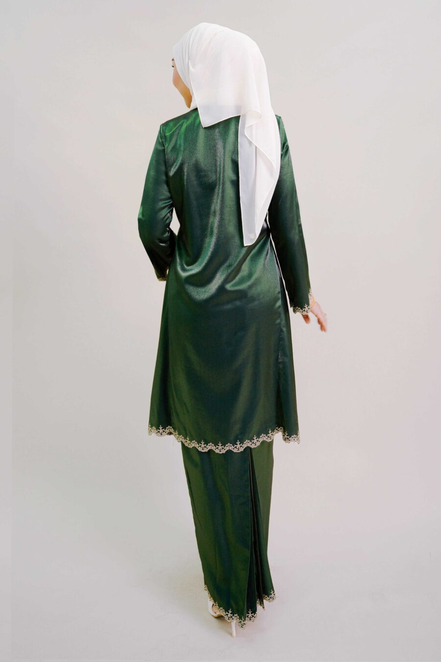 Orlin Kurung in Green - Image 3