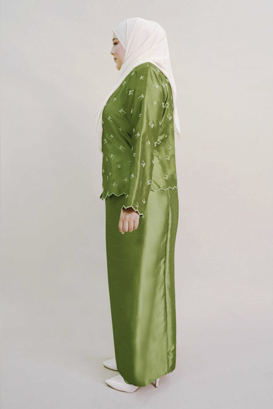 Ilona Plus Size Kebaya Modern in Green - Image 2