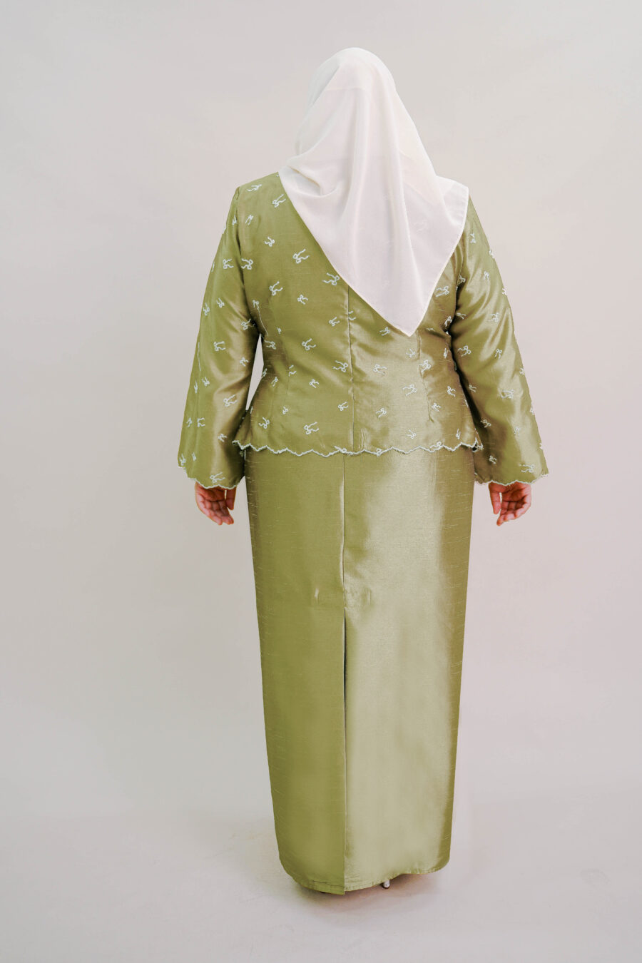 Ilona Plus Size Kebaya Moden in Green - Image 3