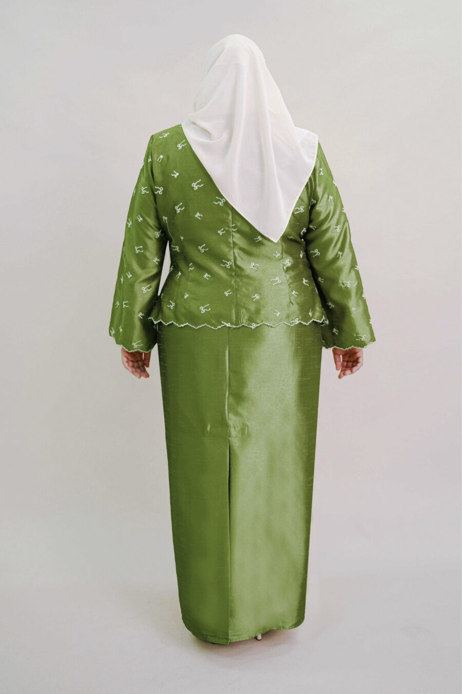 Ilona Plus Size Kebaya Modern in Green - Image 3