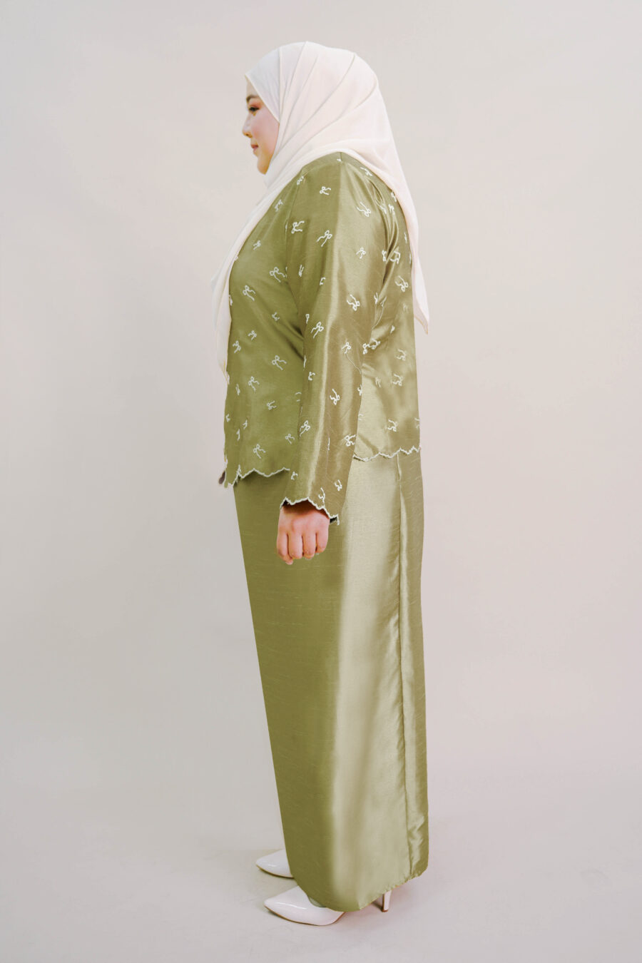 Ilona Plus Size Kebaya Moden in Green - Image 2