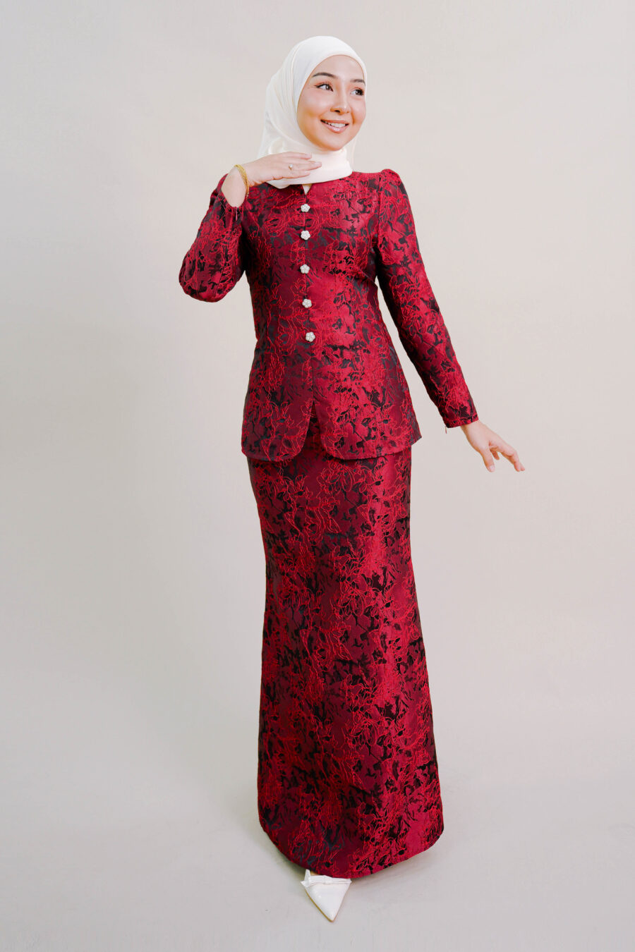 Zenata Kurung in Red - Image 5