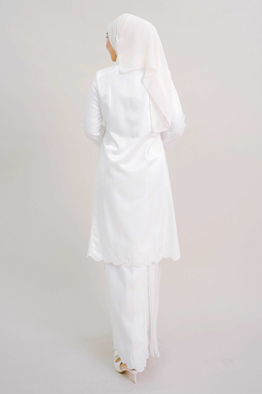 Orlin Kurung in White - Image 3